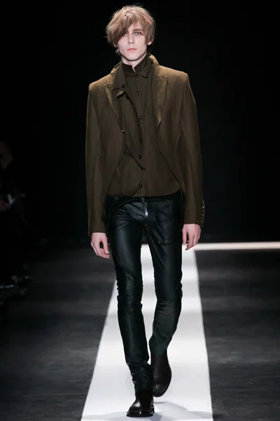 Look 4